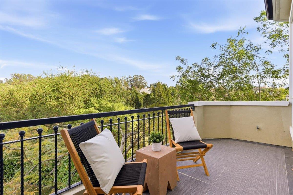 Detail Gallery Image 72 of 199 For 1215 Tournament Dr, Hillsborough,  CA 94010 - 7 Beds | 7/2 Baths