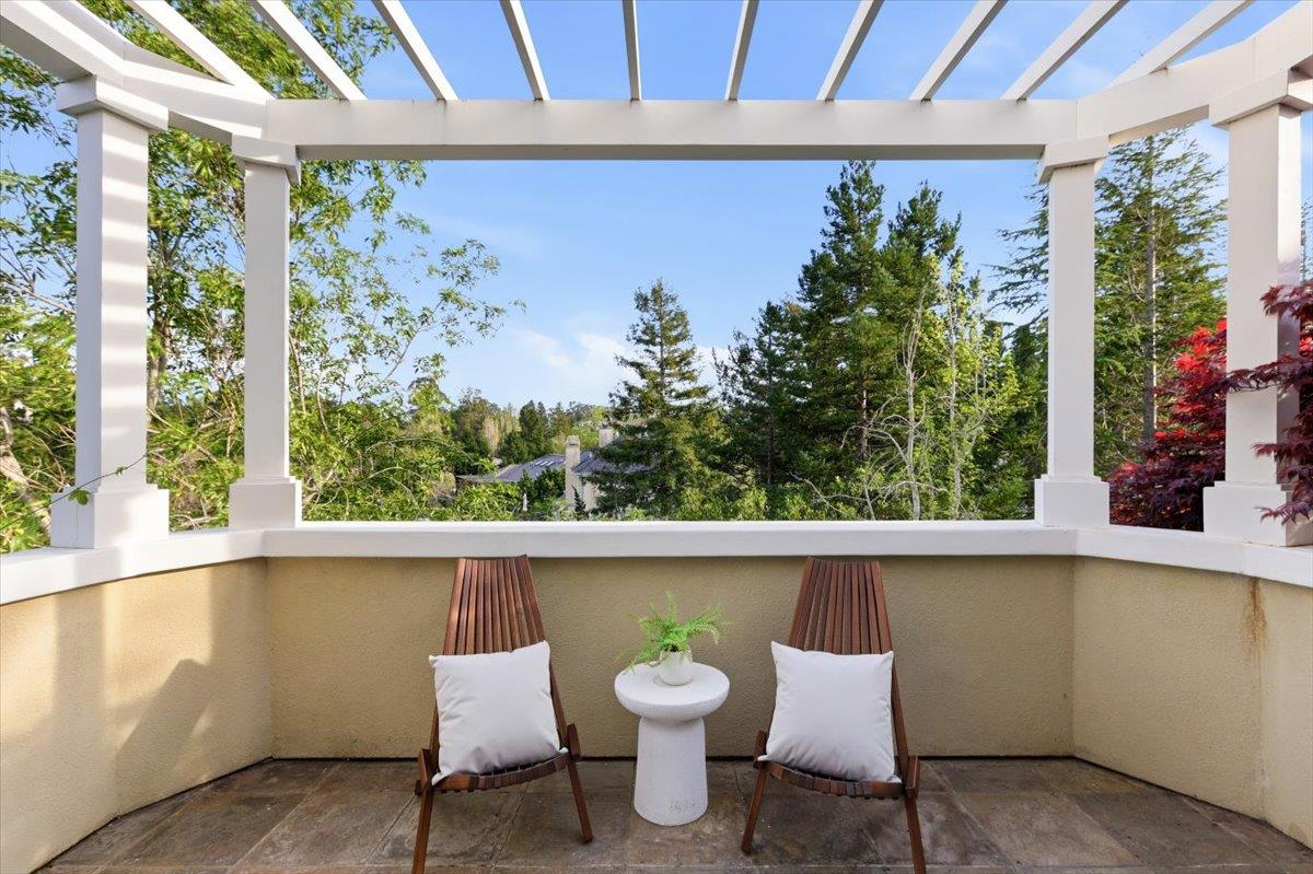 Detail Gallery Image 82 of 199 For 1215 Tournament Dr, Hillsborough,  CA 94010 - 7 Beds | 7/2 Baths