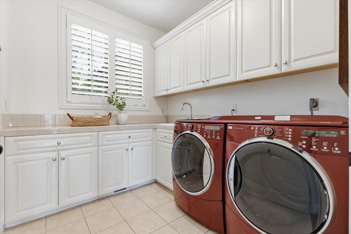 Detail Gallery Image 85 of 199 For 1215 Tournament Dr, Hillsborough,  CA 94010 - 7 Beds | 7/2 Baths