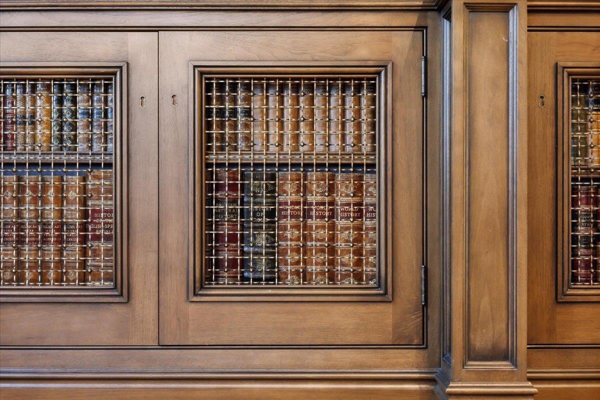 Detail Gallery Image 92 of 199 For 1215 Tournament Dr, Hillsborough,  CA 94010 - 7 Beds | 7/2 Baths