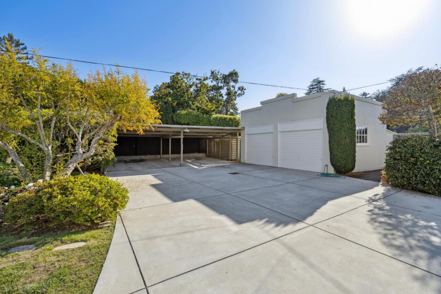 Detail Gallery Image 19 of 23 For 715 Brewer Dr, Hillsborough,  CA 94010 - 6 Beds | 4 Baths