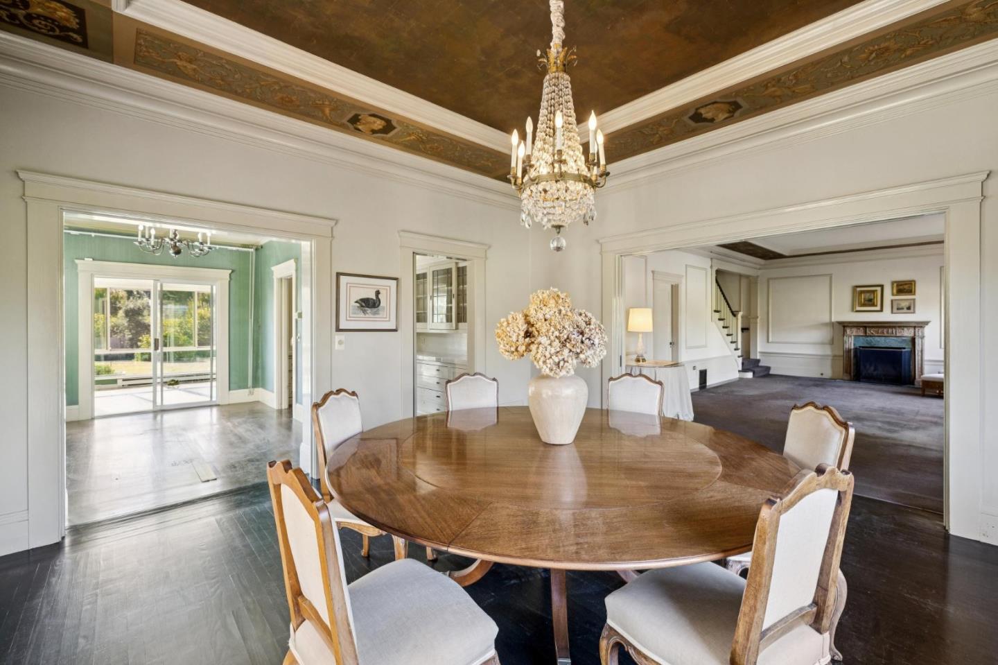 Detail Gallery Image 6 of 23 For 715 Brewer Dr, Hillsborough,  CA 94010 - 6 Beds | 4 Baths