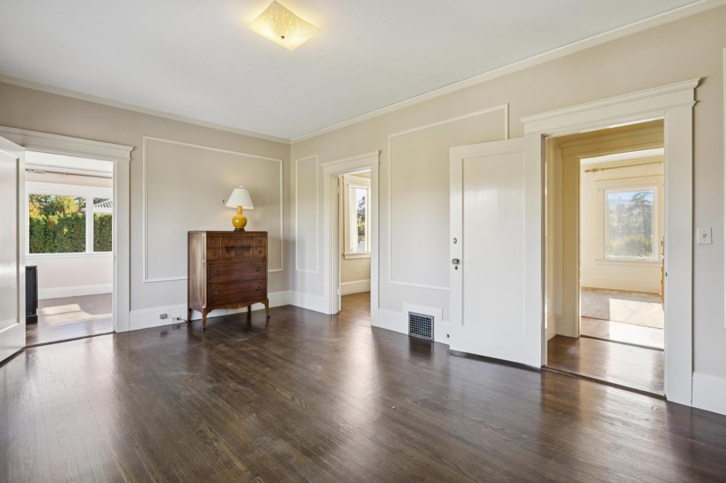 Detail Gallery Image 9 of 23 For 715 Brewer Dr, Hillsborough,  CA 94010 - 6 Beds | 4 Baths