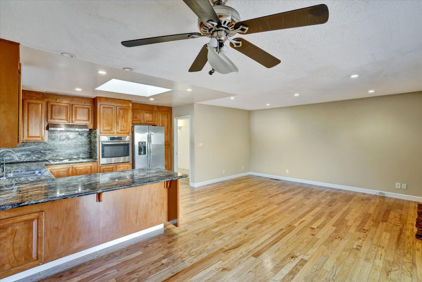 Detail Gallery Image 14 of 42 For 6137 Inglewood Dr, Pleasanton,  CA 94588 - 4 Beds | 2 Baths