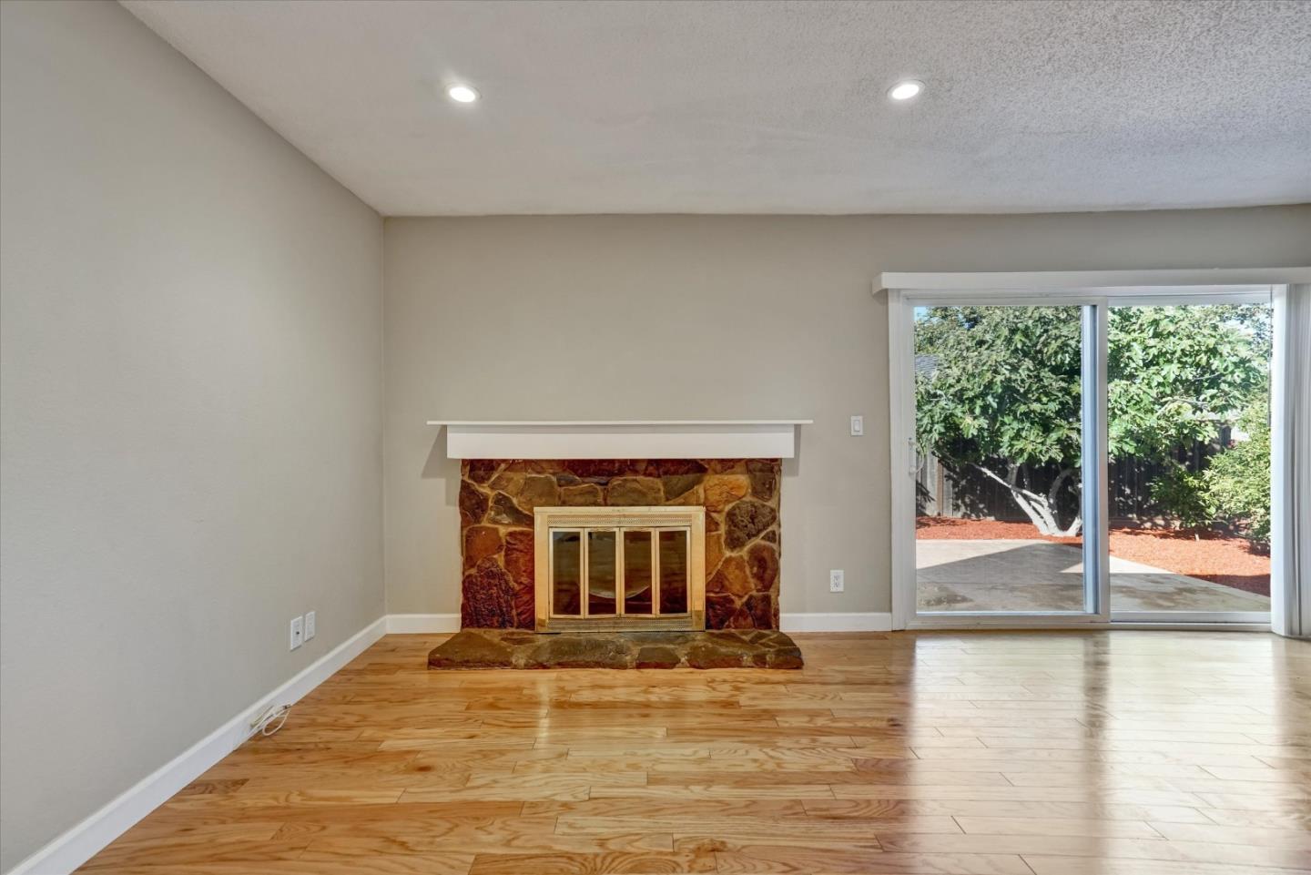 Detail Gallery Image 17 of 42 For 6137 Inglewood Dr, Pleasanton,  CA 94588 - 4 Beds | 2 Baths