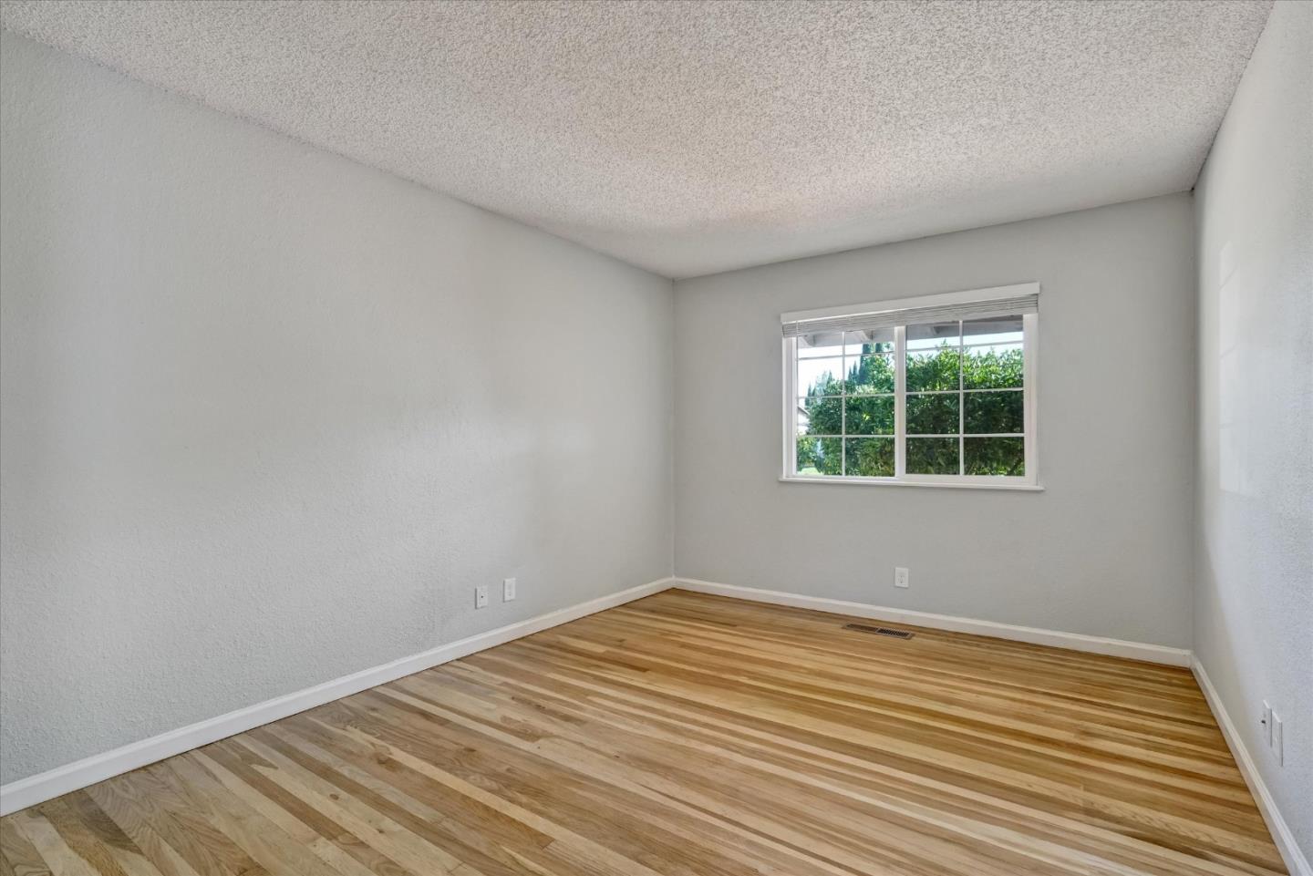 Detail Gallery Image 19 of 42 For 6137 Inglewood Dr, Pleasanton,  CA 94588 - 4 Beds | 2 Baths