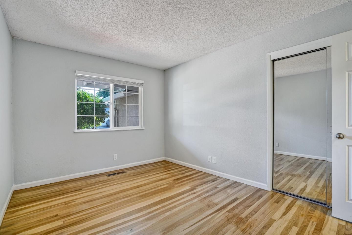 Detail Gallery Image 20 of 42 For 6137 Inglewood Dr, Pleasanton,  CA 94588 - 4 Beds | 2 Baths