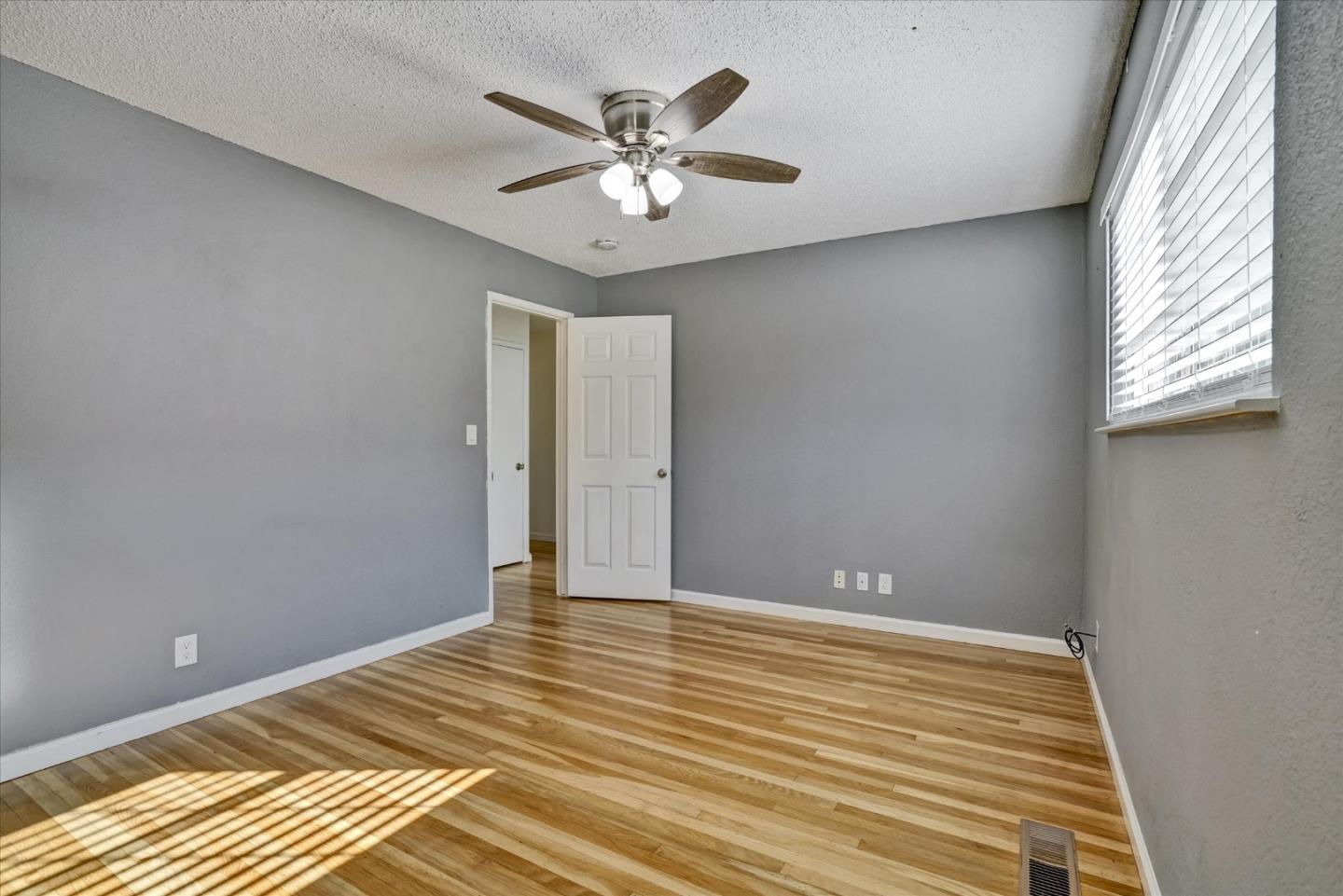 Detail Gallery Image 29 of 42 For 6137 Inglewood Dr, Pleasanton,  CA 94588 - 4 Beds | 2 Baths