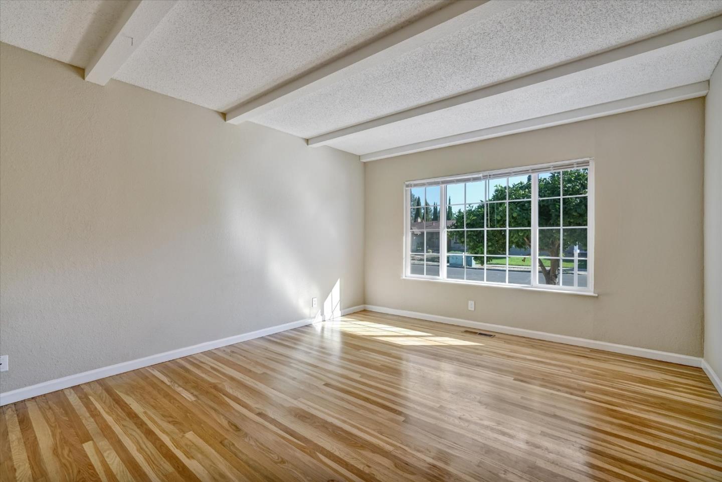 Detail Gallery Image 5 of 42 For 6137 Inglewood Dr, Pleasanton,  CA 94588 - 4 Beds | 2 Baths