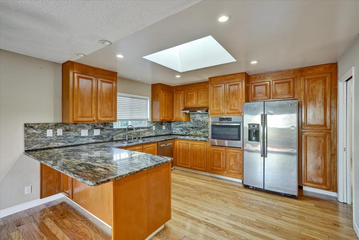 Detail Gallery Image 8 of 42 For 6137 Inglewood Dr, Pleasanton,  CA 94588 - 4 Beds | 2 Baths