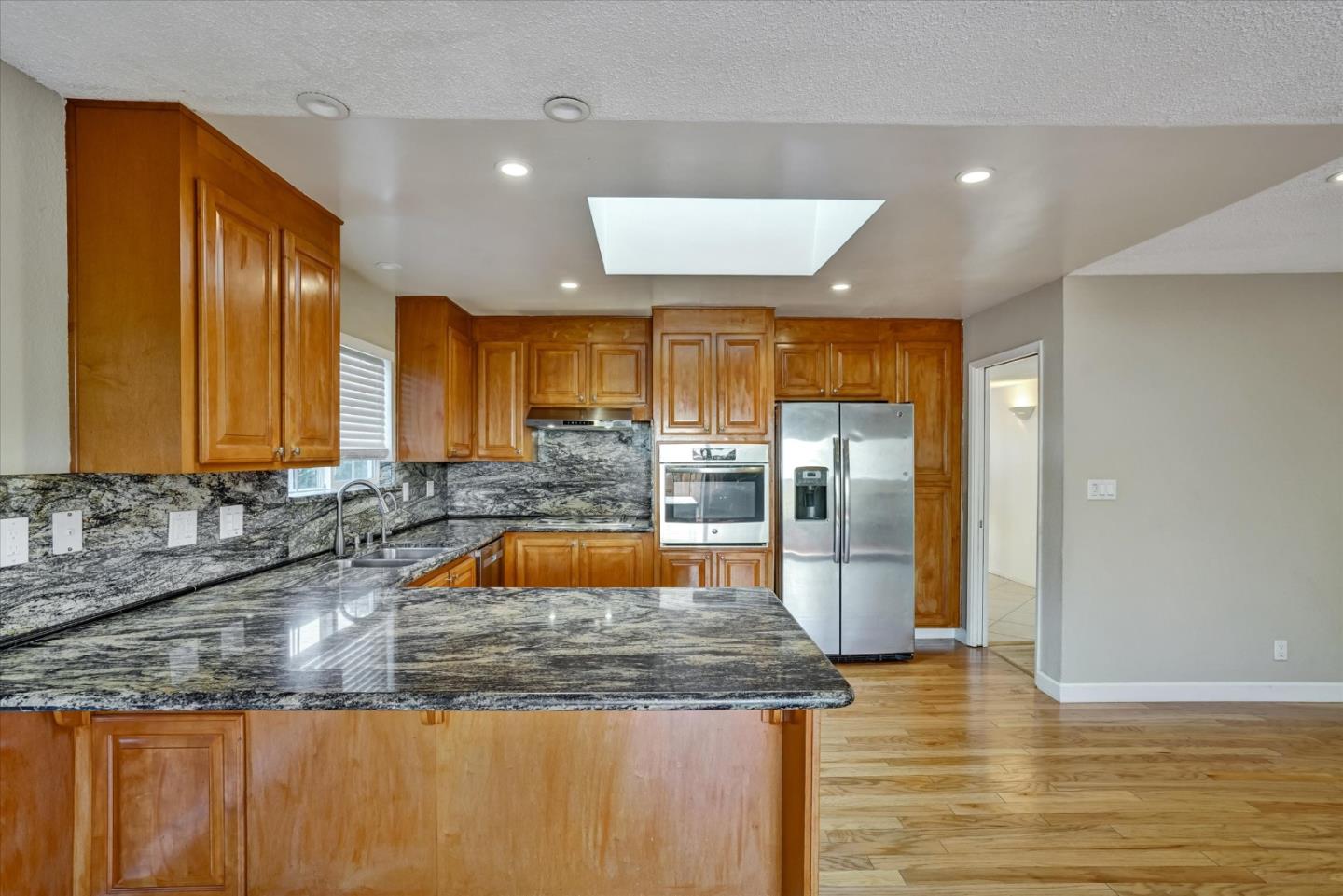 Detail Gallery Image 9 of 42 For 6137 Inglewood Dr, Pleasanton,  CA 94588 - 4 Beds | 2 Baths