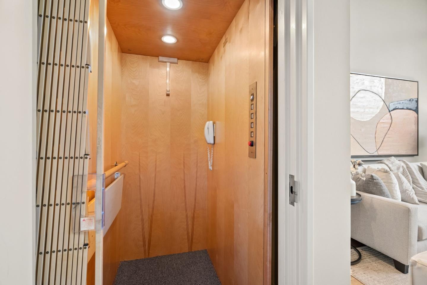 Detail Gallery Image 13 of 38 For 14676 Wild Berry Ln, Saratoga,  CA 95070 - 3 Beds | 2/1 Baths