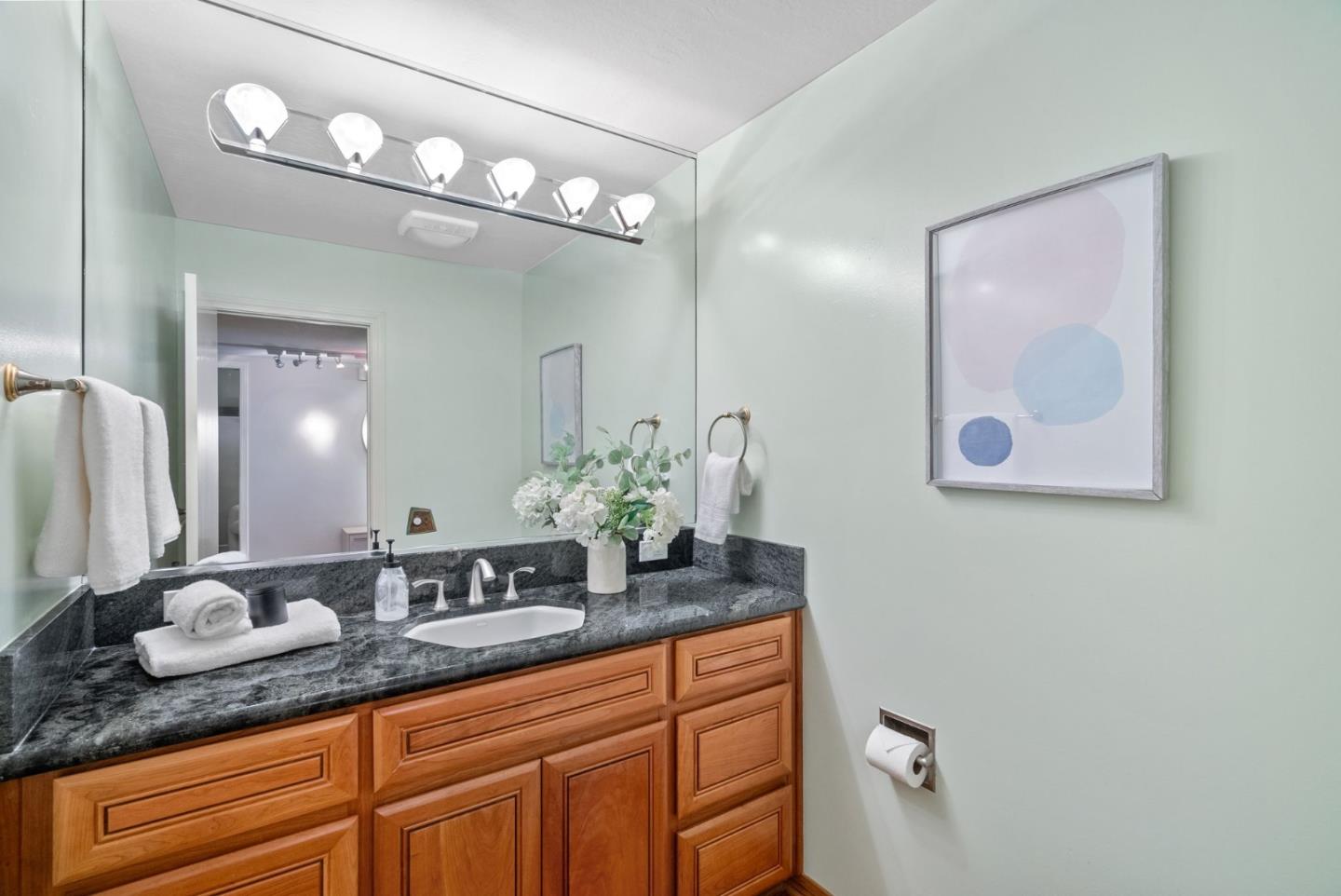 Detail Gallery Image 29 of 38 For 14676 Wild Berry Ln, Saratoga,  CA 95070 - 3 Beds | 2/1 Baths