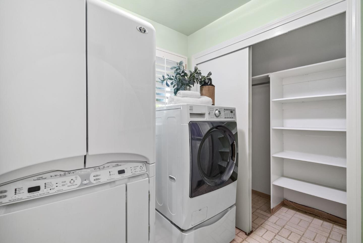 Detail Gallery Image 34 of 38 For 14676 Wild Berry Ln, Saratoga,  CA 95070 - 3 Beds | 2/1 Baths