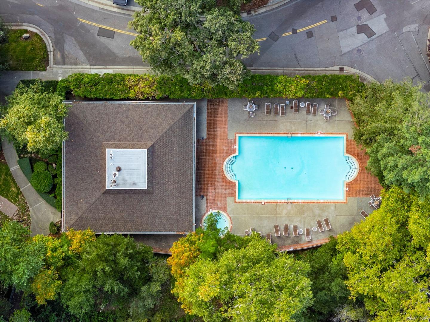 Detail Gallery Image 6 of 38 For 14676 Wild Berry Ln, Saratoga,  CA 95070 - 3 Beds | 2/1 Baths