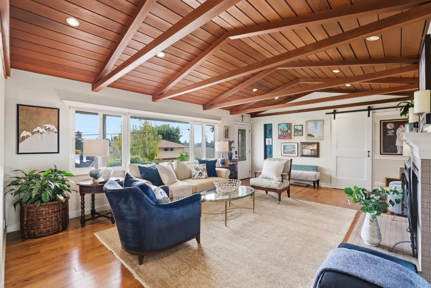 Detail Gallery Image 11 of 41 For 100 Garnet Ave, San Carlos,  CA 94070 - 2 Beds | 2 Baths