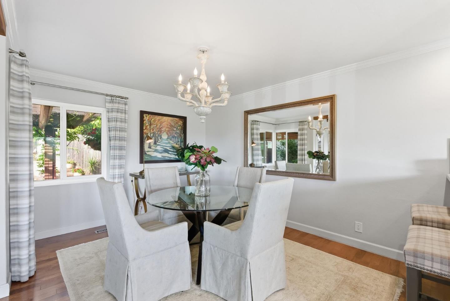 Detail Gallery Image 12 of 41 For 100 Garnet Ave, San Carlos,  CA 94070 - 2 Beds | 2 Baths