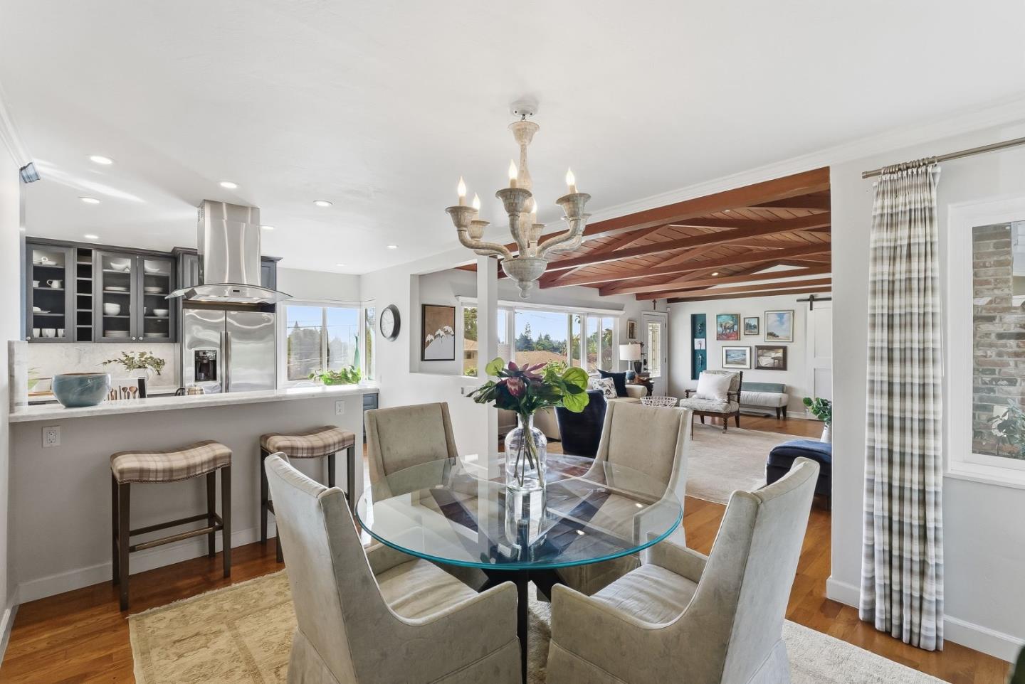 Detail Gallery Image 13 of 41 For 100 Garnet Ave, San Carlos,  CA 94070 - 2 Beds | 2 Baths