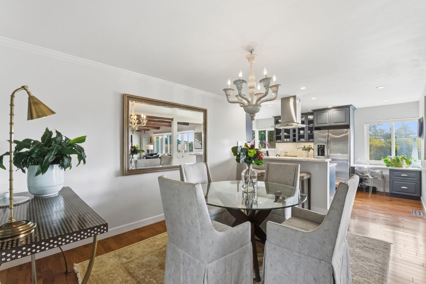 Detail Gallery Image 14 of 41 For 100 Garnet Ave, San Carlos,  CA 94070 - 2 Beds | 2 Baths