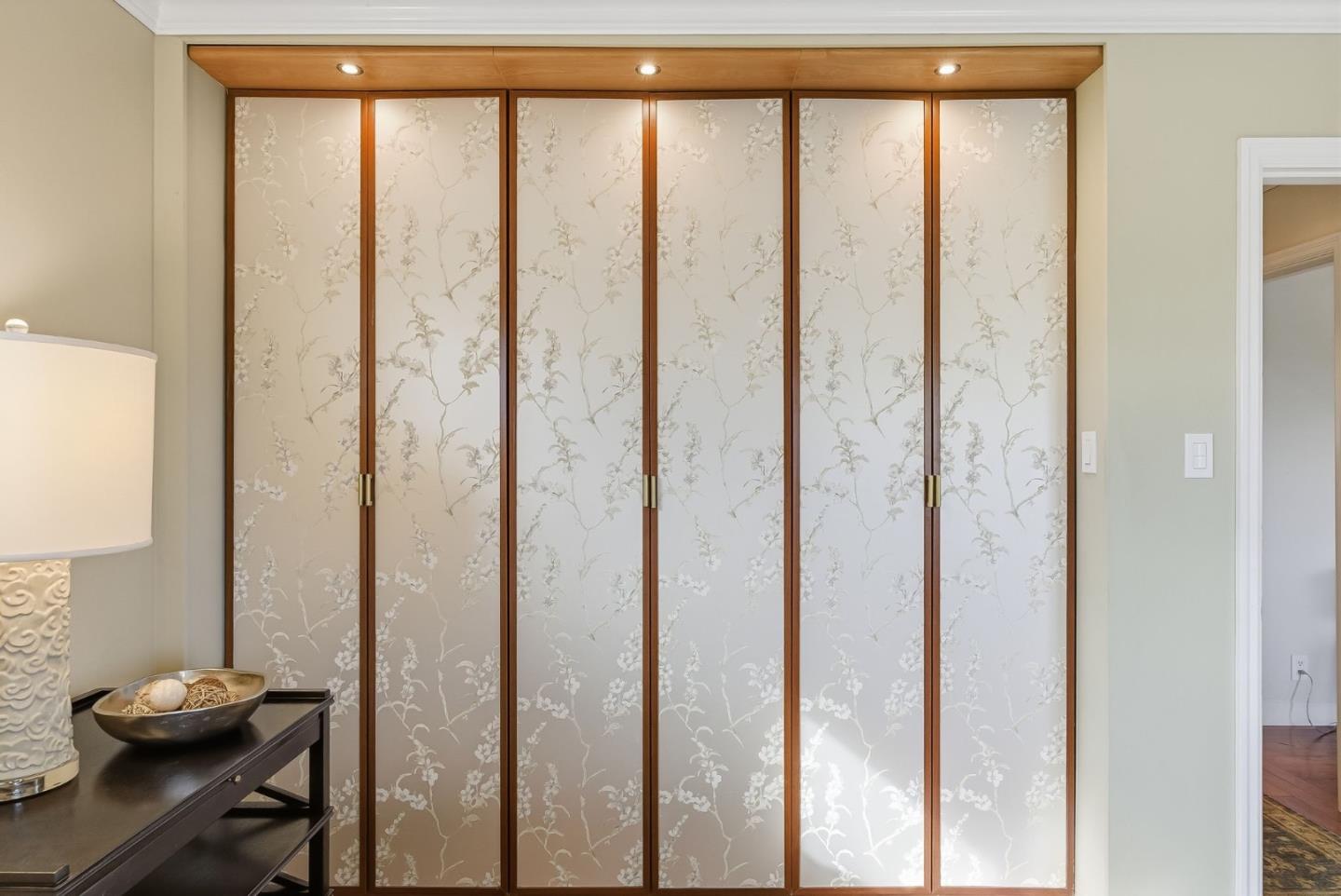 Detail Gallery Image 21 of 41 For 100 Garnet Ave, San Carlos,  CA 94070 - 2 Beds | 2 Baths