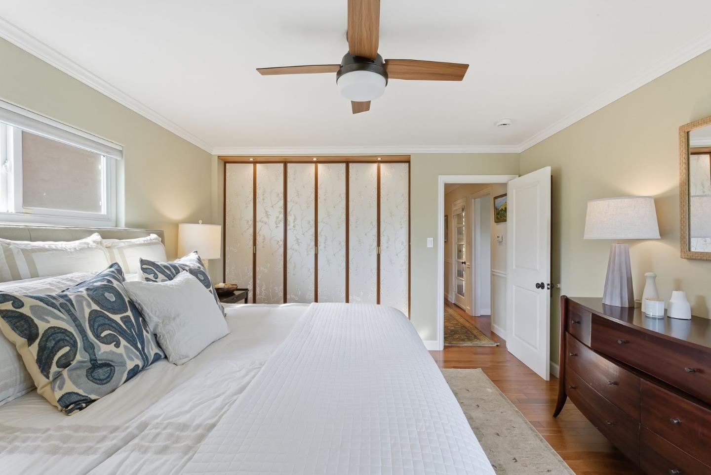 Detail Gallery Image 22 of 41 For 100 Garnet Ave, San Carlos,  CA 94070 - 2 Beds | 2 Baths