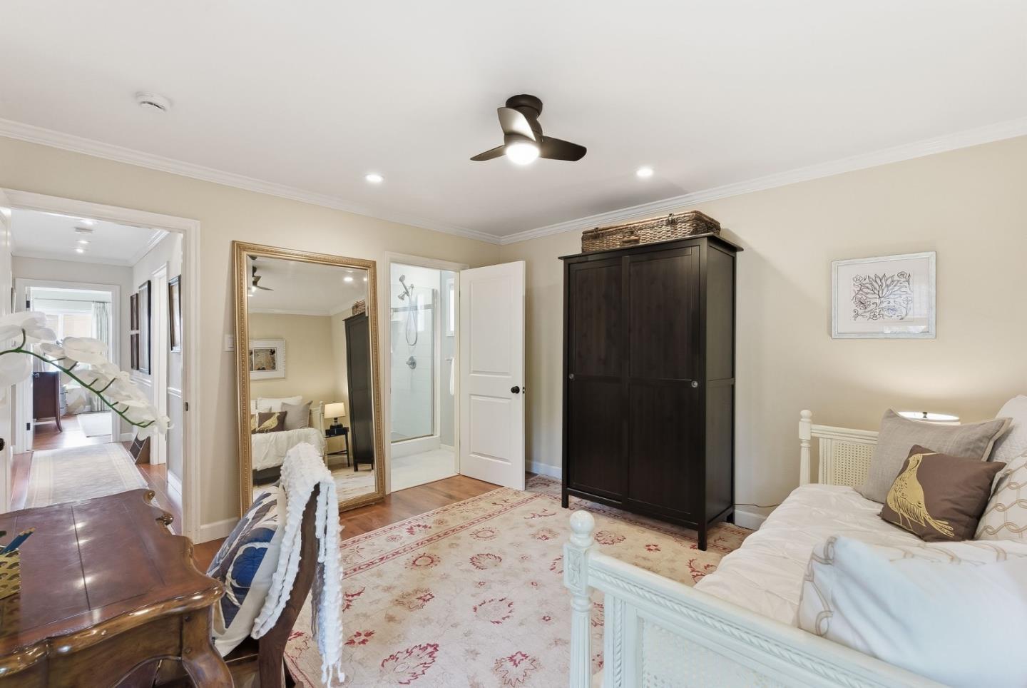 Detail Gallery Image 25 of 41 For 100 Garnet Ave, San Carlos,  CA 94070 - 2 Beds | 2 Baths