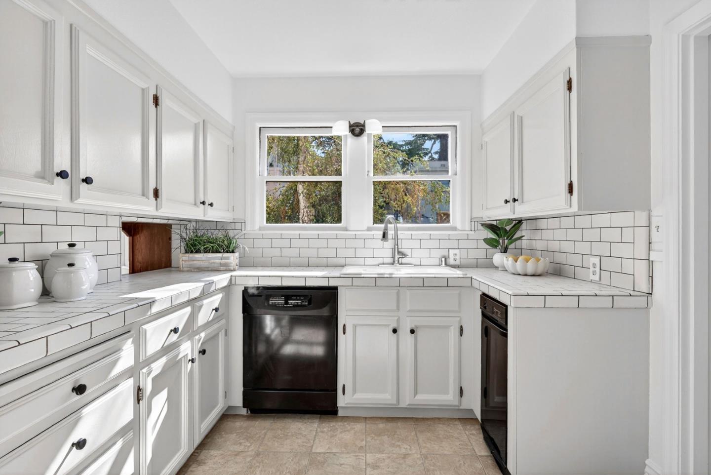 Detail Gallery Image 18 of 49 For 1087 Merle Ave, San Jose,  CA 95125 - 3 Beds | 1/1 Baths