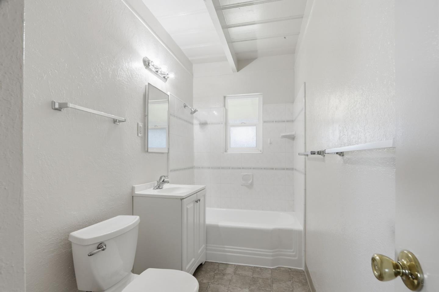 Detail Gallery Image 13 of 26 For 3216 Bluebird Dr, San Jose,  CA 95117 - 2 Beds | 1 Baths