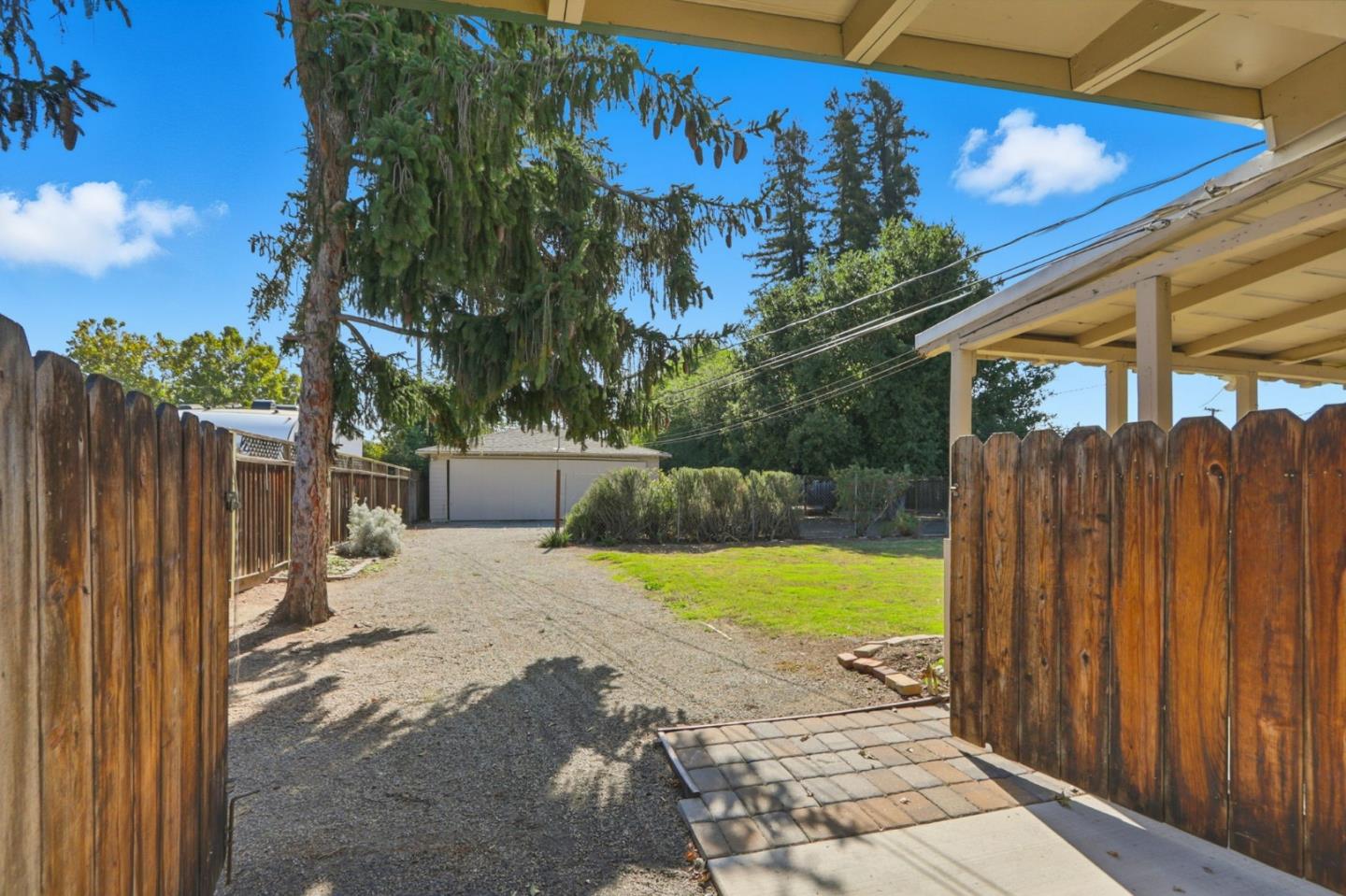 Detail Gallery Image 18 of 26 For 3216 Bluebird Dr, San Jose,  CA 95117 - 2 Beds | 1 Baths