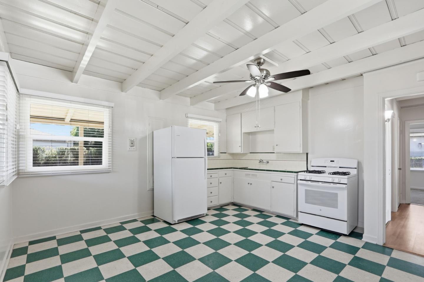 Detail Gallery Image 8 of 26 For 3216 Bluebird Dr, San Jose,  CA 95117 - 2 Beds | 1 Baths