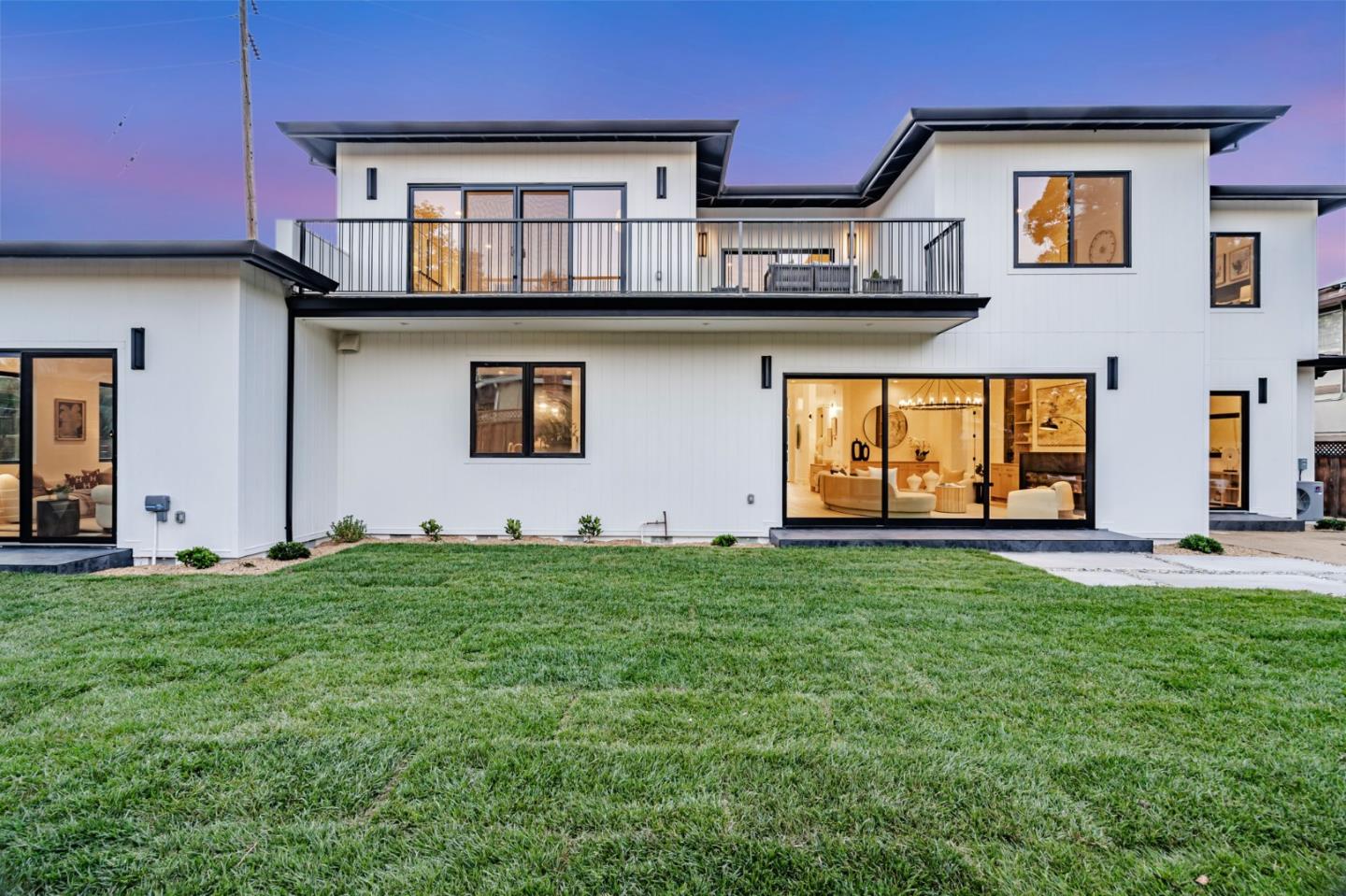 Detail Gallery Image 112 of 125 For 1879 Hull Ave, Redwood City,  CA 94061 - 6 Beds | 6/1 Baths