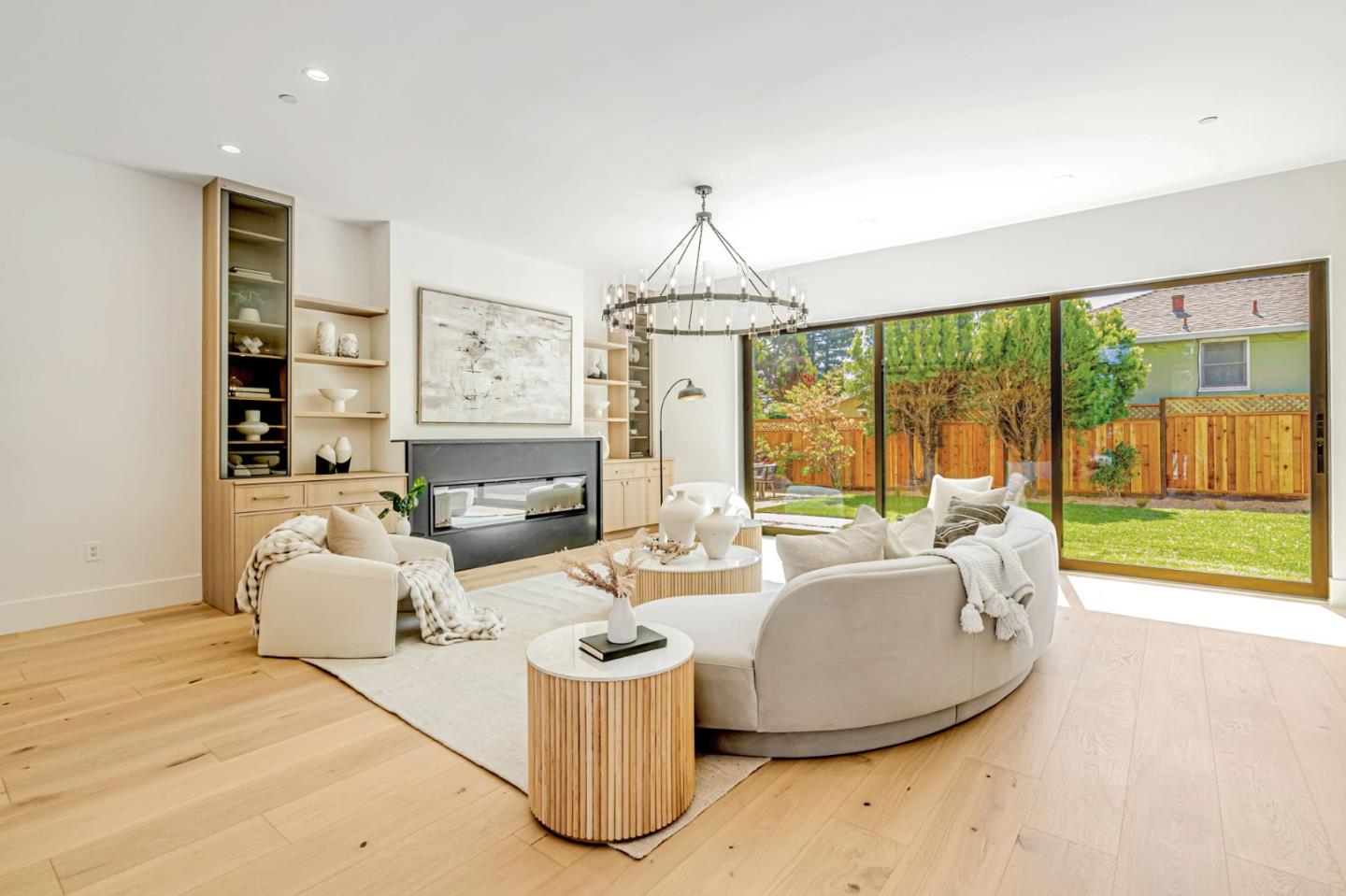 Detail Gallery Image 12 of 125 For 1879 Hull Ave, Redwood City,  CA 94061 - 6 Beds | 6/1 Baths