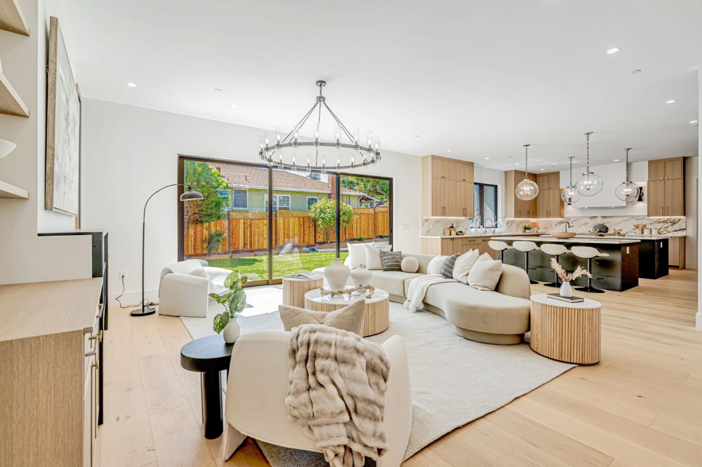 Detail Gallery Image 13 of 125 For 1879 Hull Ave, Redwood City,  CA 94061 - 6 Beds | 6/1 Baths