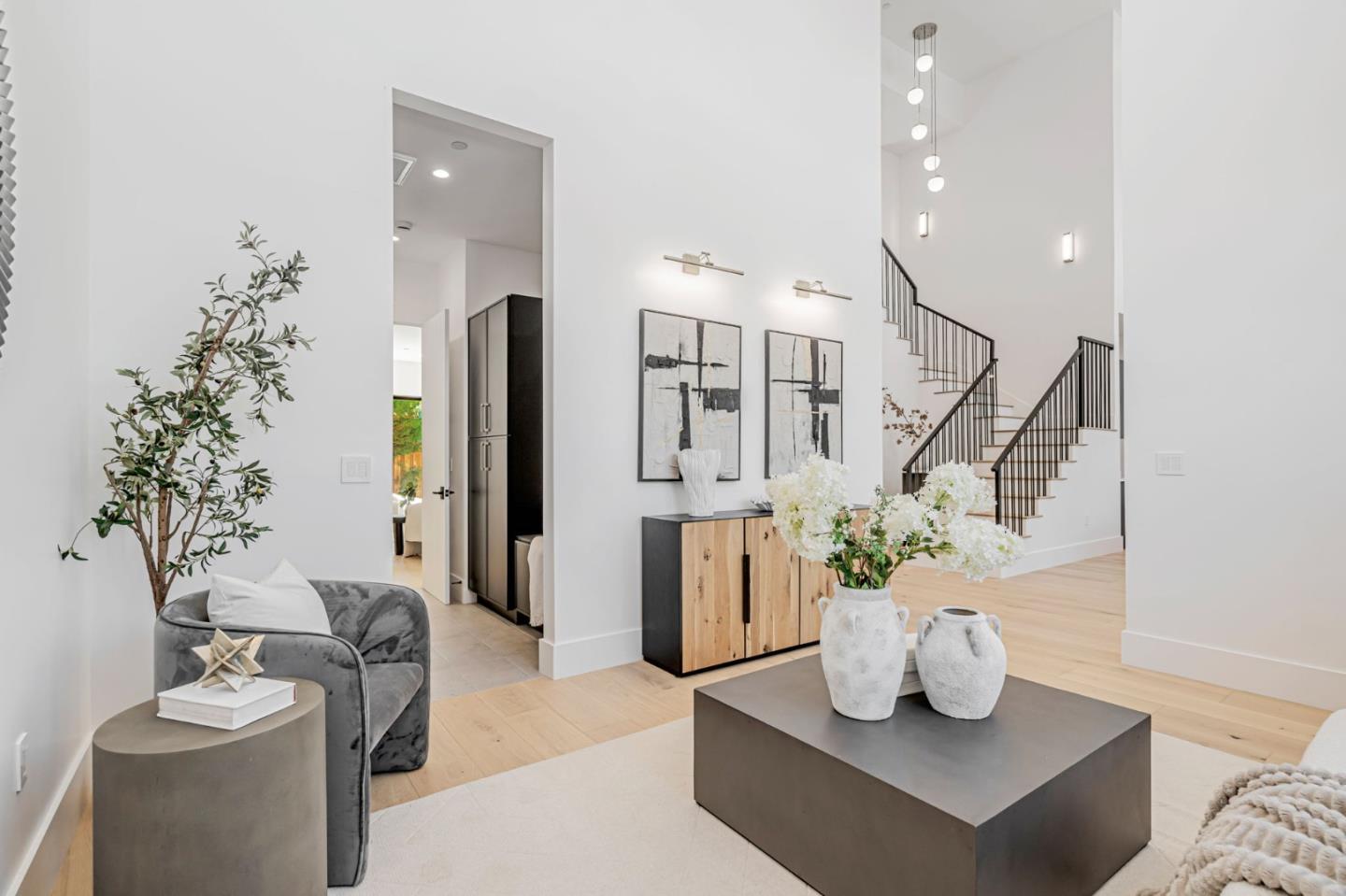 Detail Gallery Image 15 of 125 For 1879 Hull Ave, Redwood City,  CA 94061 - 6 Beds | 6/1 Baths