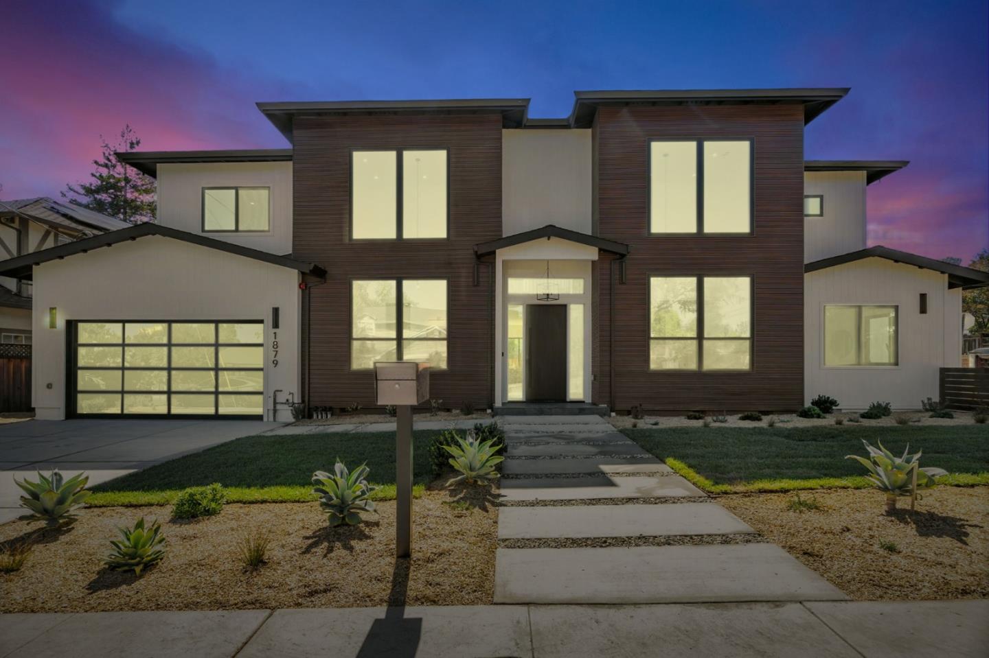 Detail Gallery Image 2 of 125 For 1879 Hull Ave, Redwood City,  CA 94061 - 6 Beds | 6/1 Baths