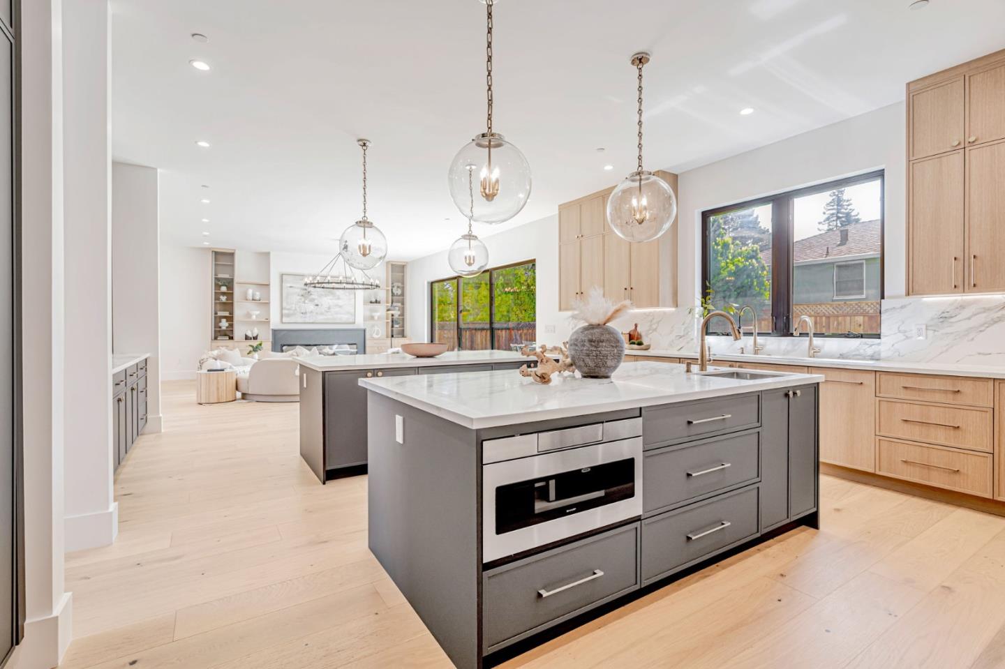 Detail Gallery Image 20 of 125 For 1879 Hull Ave, Redwood City,  CA 94061 - 6 Beds | 6/1 Baths