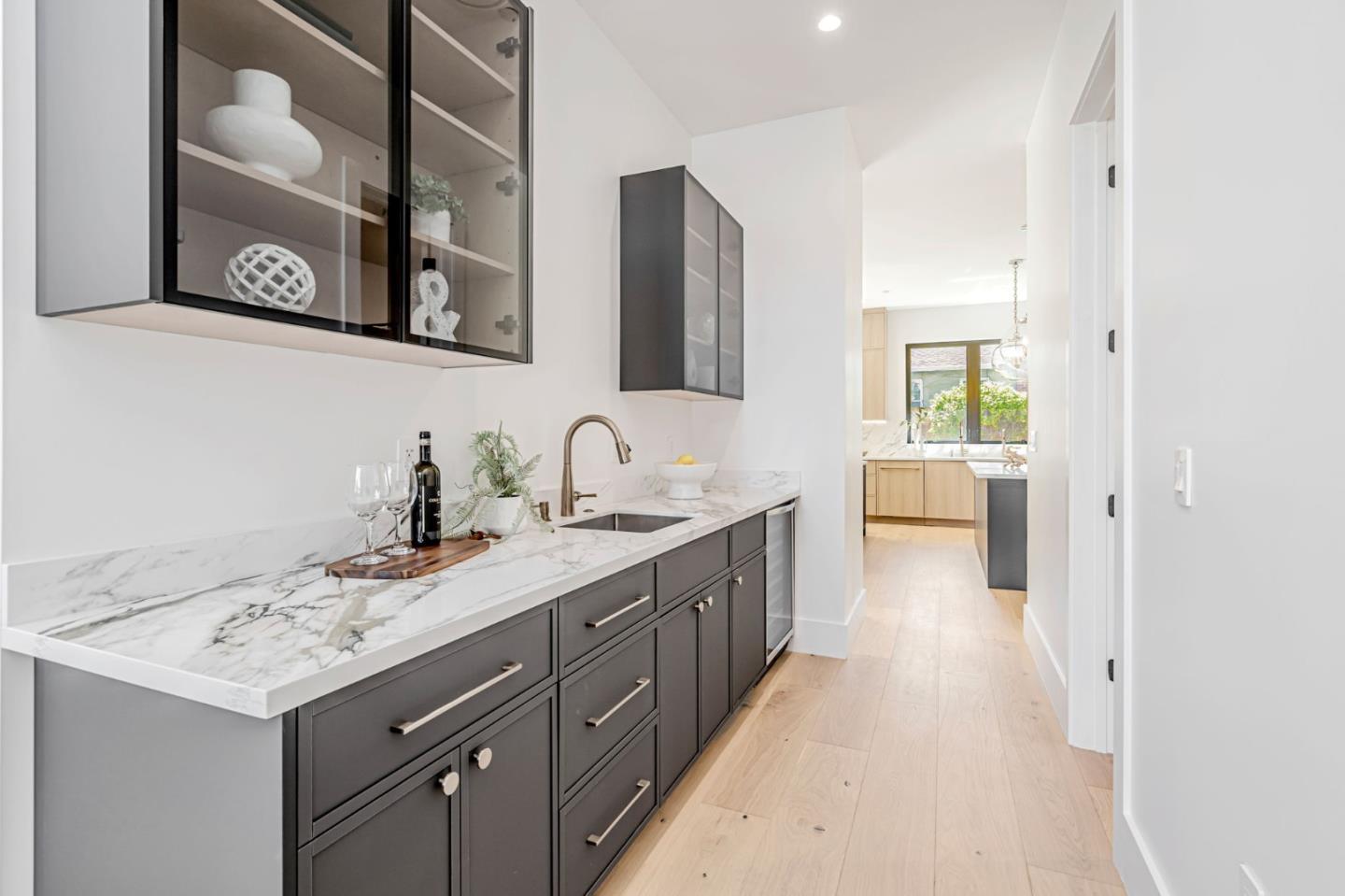 Detail Gallery Image 26 of 125 For 1879 Hull Ave, Redwood City,  CA 94061 - 6 Beds | 6/1 Baths