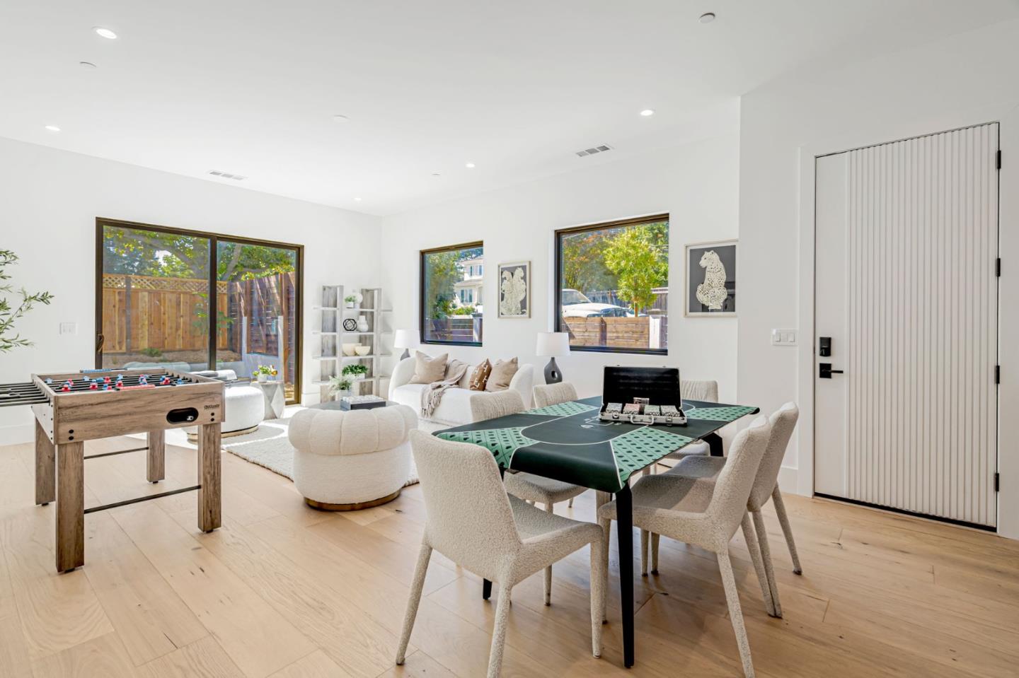 Detail Gallery Image 29 of 125 For 1879 Hull Ave, Redwood City,  CA 94061 - 6 Beds | 6/1 Baths