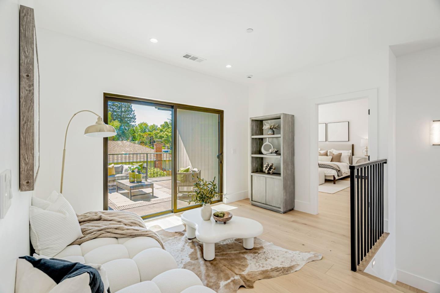 Detail Gallery Image 39 of 125 For 1879 Hull Ave, Redwood City,  CA 94061 - 6 Beds | 6/1 Baths