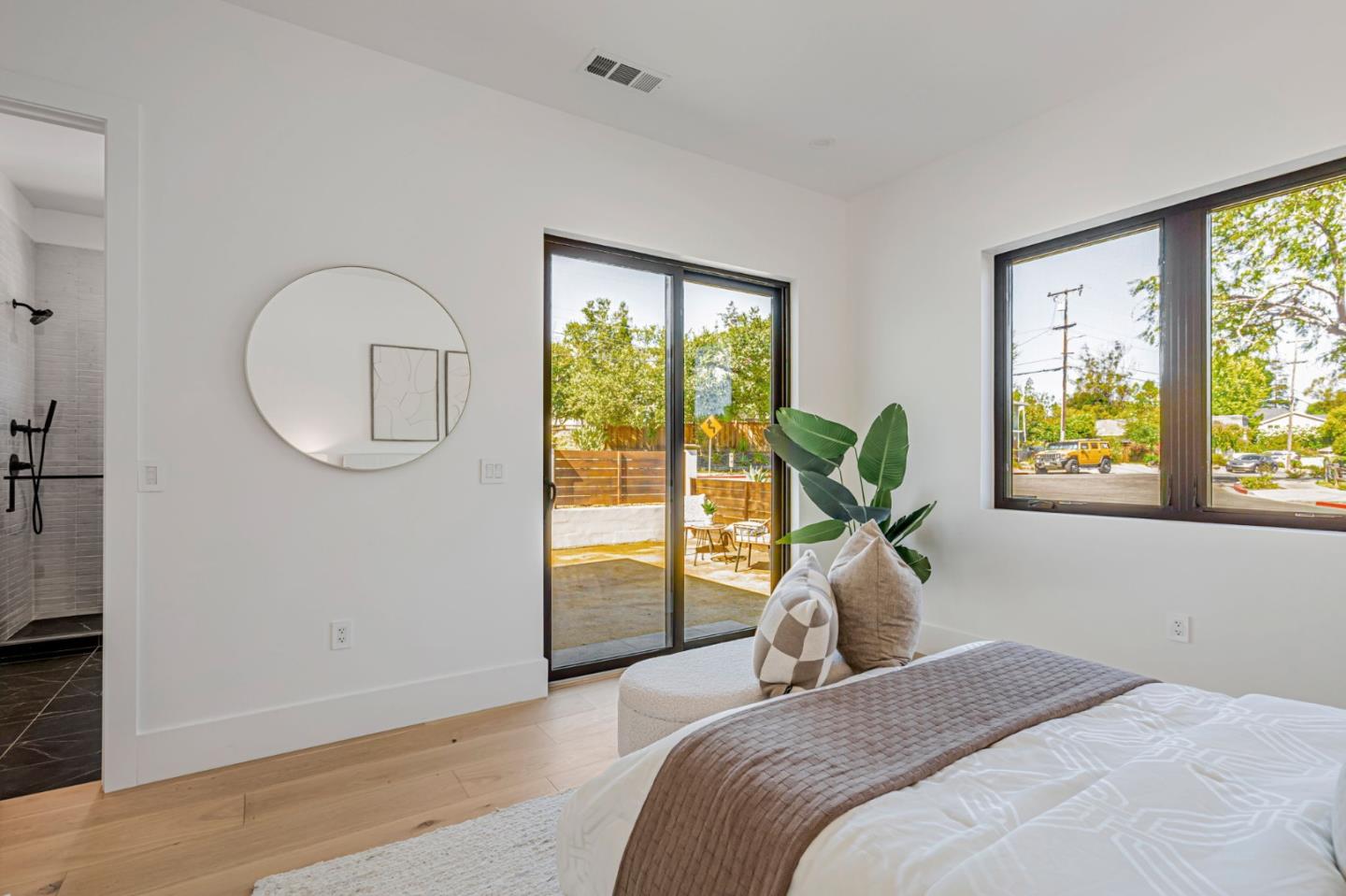 Detail Gallery Image 41 of 125 For 1879 Hull Ave, Redwood City,  CA 94061 - 6 Beds | 6/1 Baths