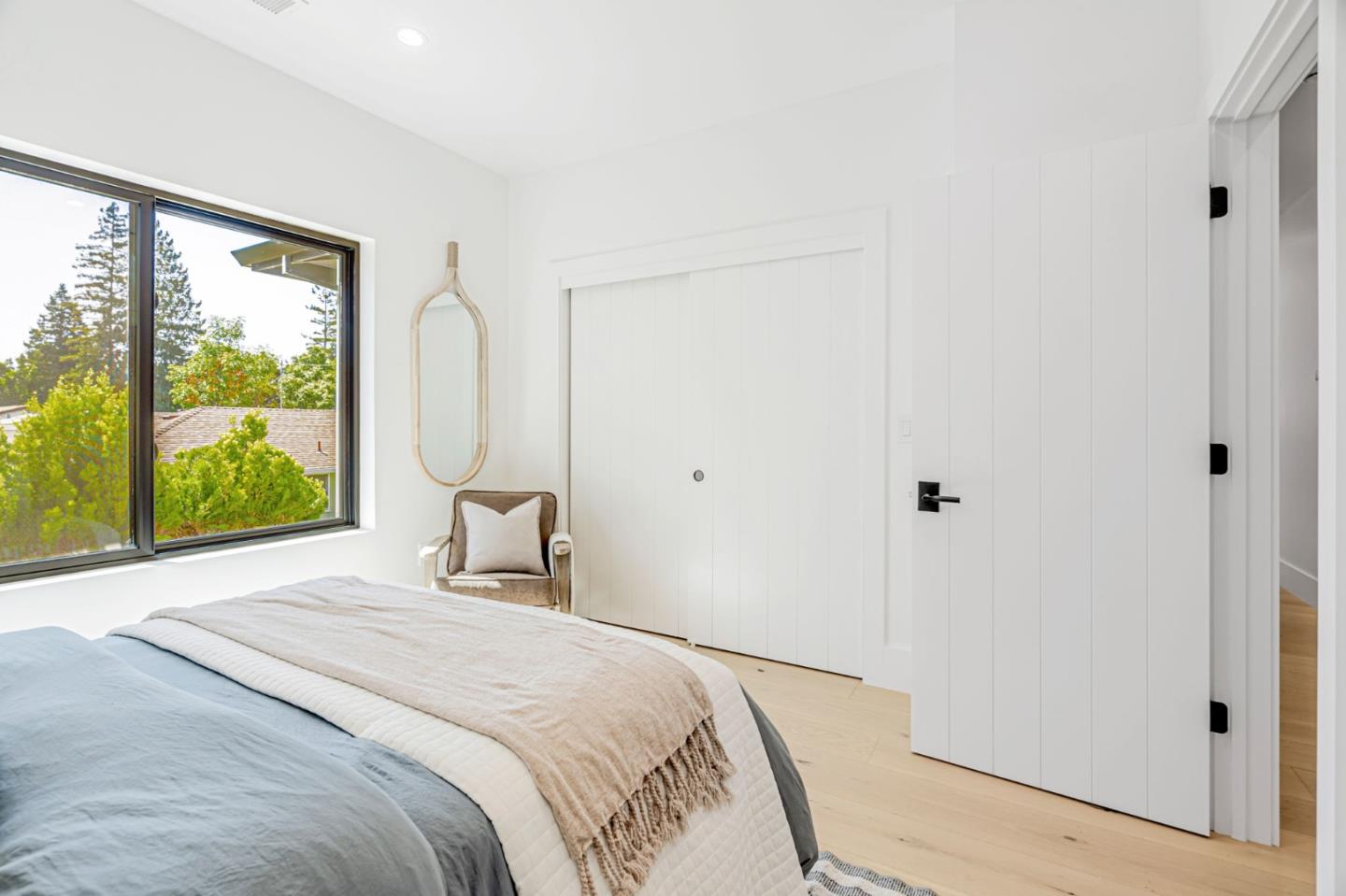 Detail Gallery Image 49 of 125 For 1879 Hull Ave, Redwood City,  CA 94061 - 6 Beds | 6/1 Baths