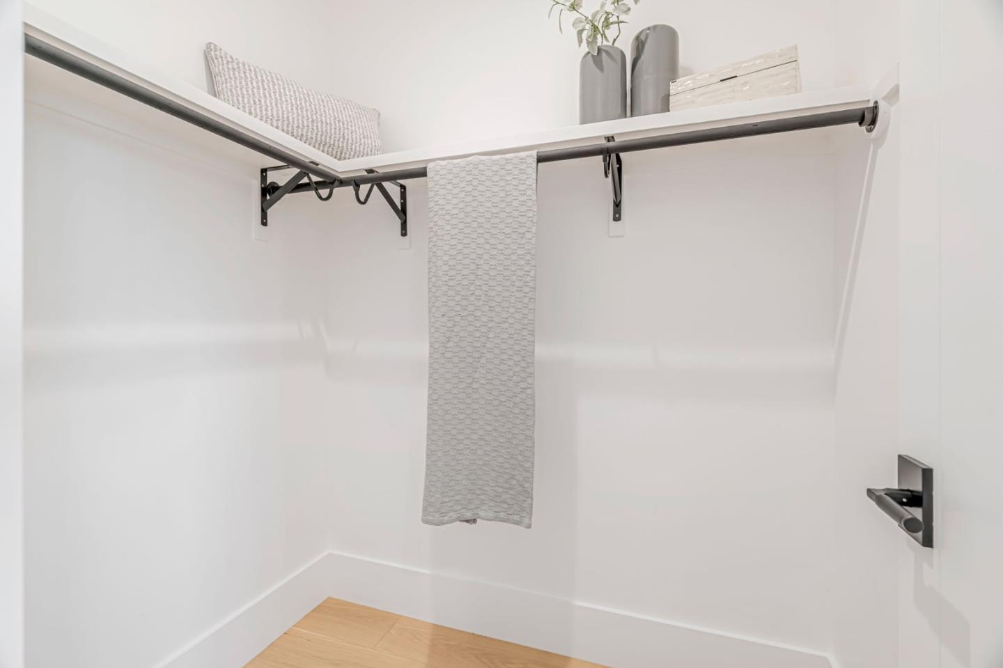 Detail Gallery Image 54 of 125 For 1879 Hull Ave, Redwood City,  CA 94061 - 6 Beds | 6/1 Baths