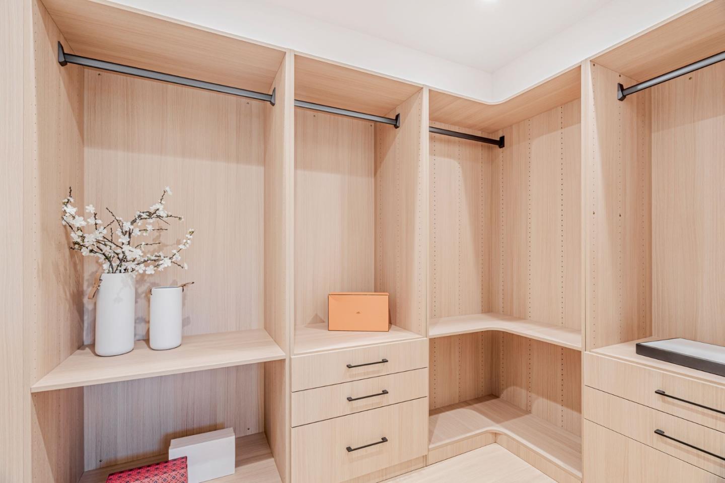 Detail Gallery Image 55 of 125 For 1879 Hull Ave, Redwood City,  CA 94061 - 6 Beds | 6/1 Baths