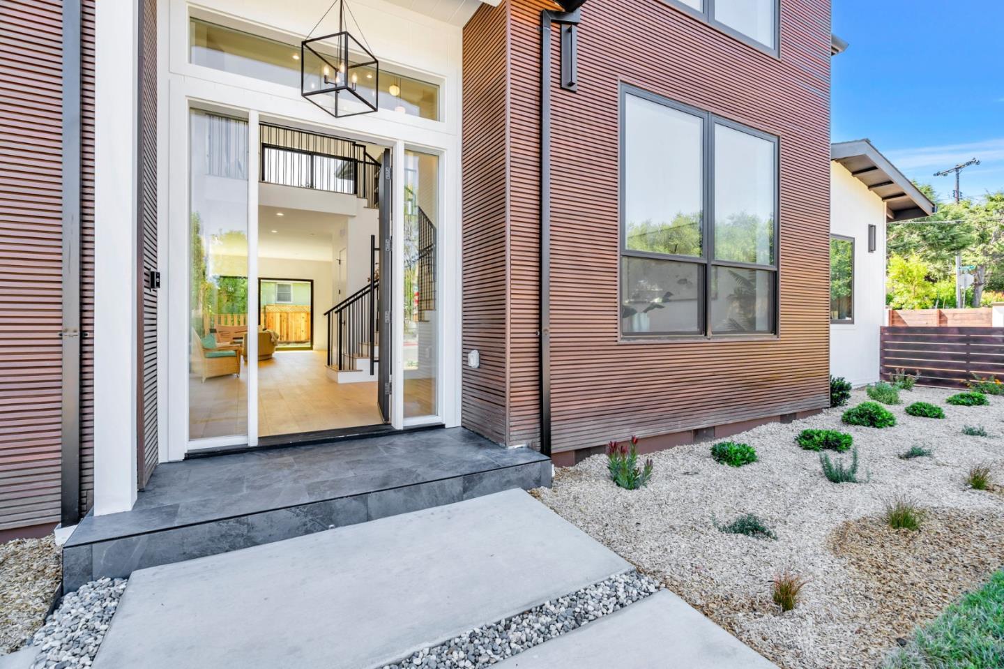 Detail Gallery Image 6 of 125 For 1879 Hull Ave, Redwood City,  CA 94061 - 6 Beds | 6/1 Baths