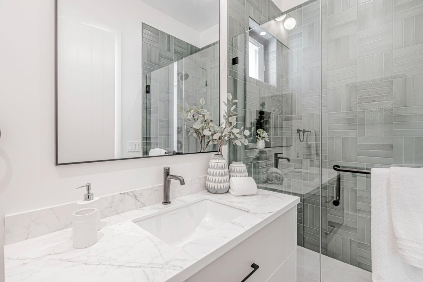 Detail Gallery Image 63 of 125 For 1879 Hull Ave, Redwood City,  CA 94061 - 6 Beds | 6/1 Baths