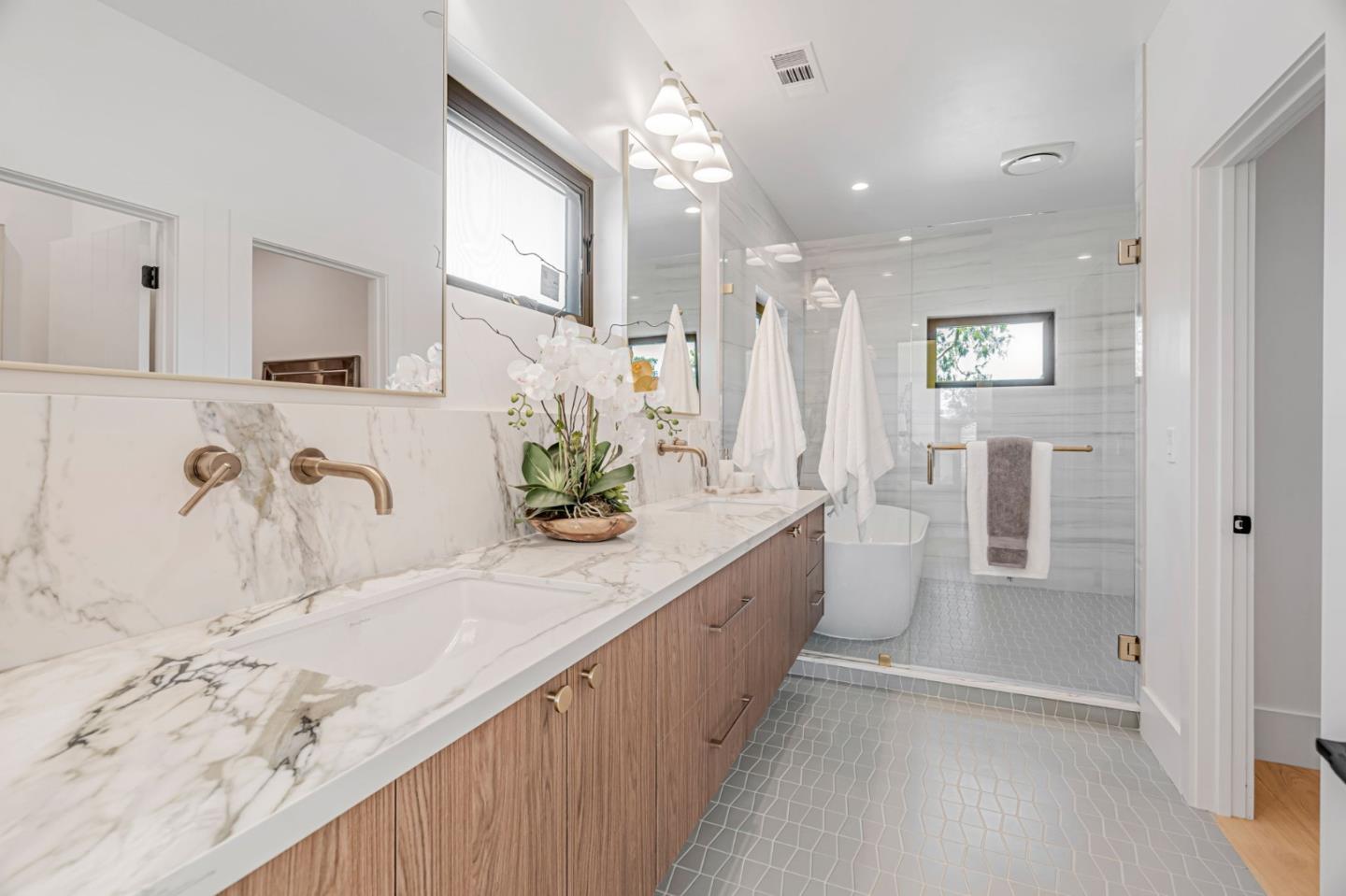 Detail Gallery Image 65 of 125 For 1879 Hull Ave, Redwood City,  CA 94061 - 6 Beds | 6/1 Baths