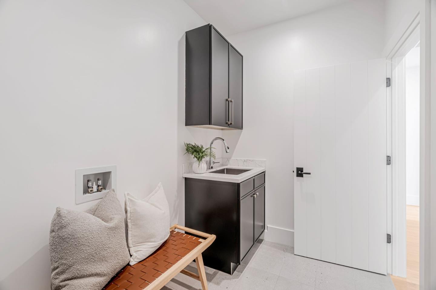 Detail Gallery Image 70 of 125 For 1879 Hull Ave, Redwood City,  CA 94061 - 6 Beds | 6/1 Baths