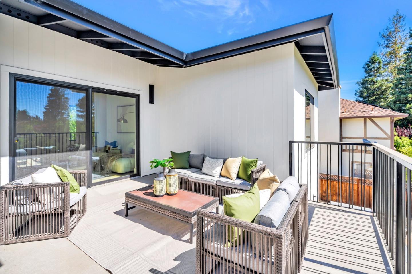 Detail Gallery Image 76 of 125 For 1879 Hull Ave, Redwood City,  CA 94061 - 6 Beds | 6/1 Baths