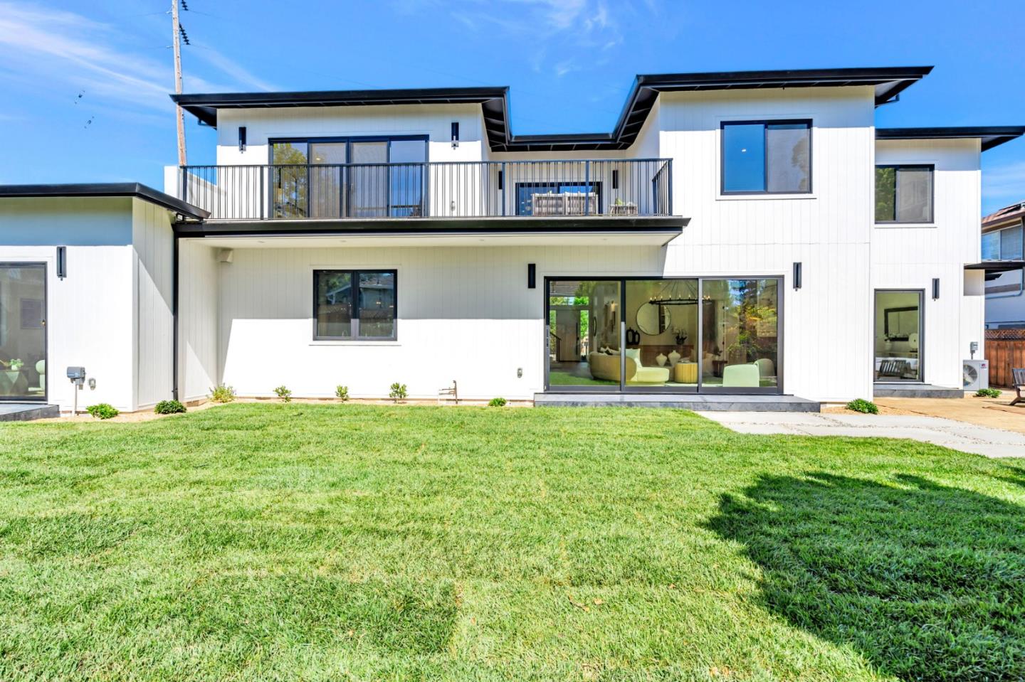 Detail Gallery Image 80 of 125 For 1879 Hull Ave, Redwood City,  CA 94061 - 6 Beds | 6/1 Baths