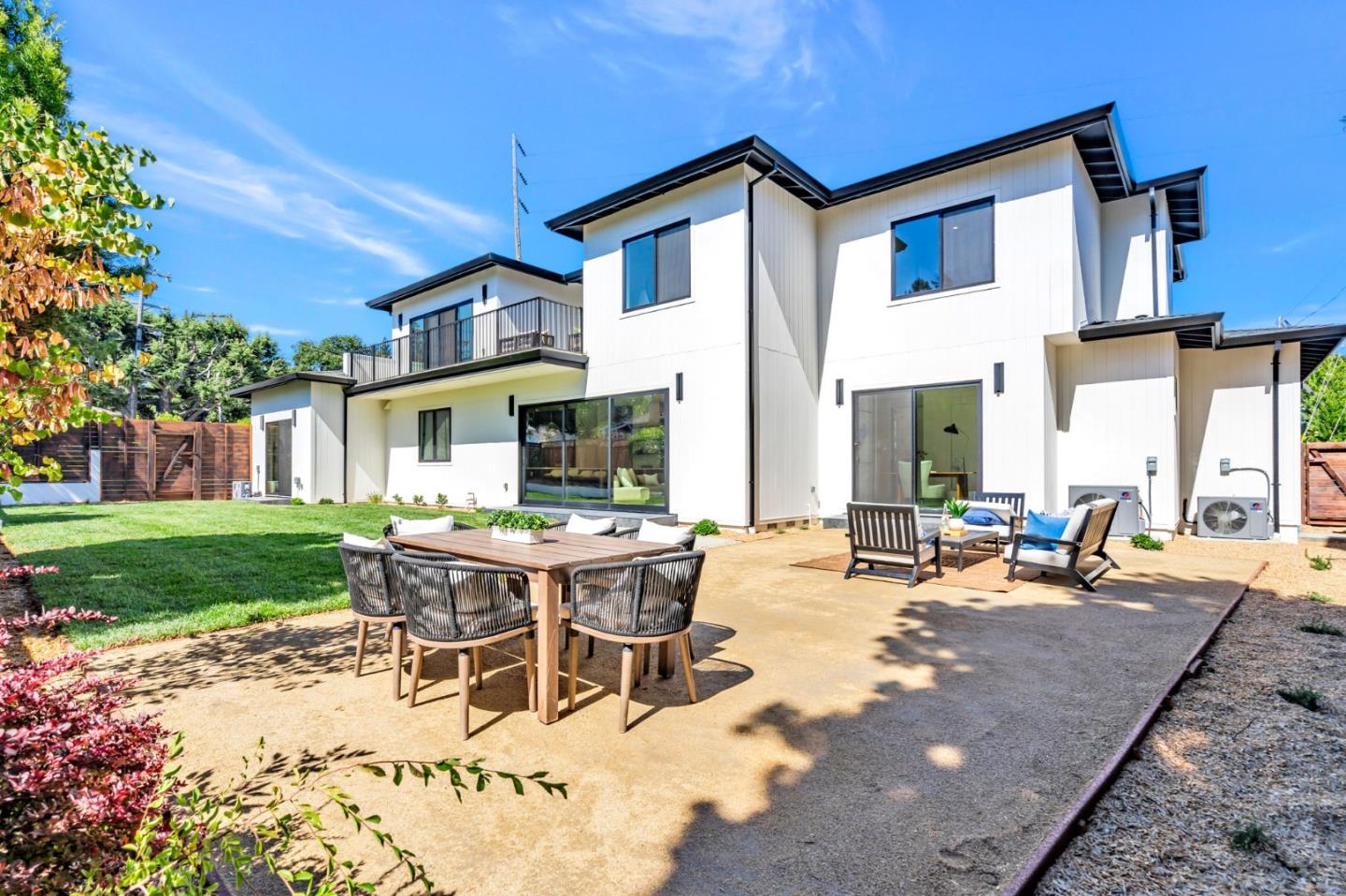 Detail Gallery Image 81 of 125 For 1879 Hull Ave, Redwood City,  CA 94061 - 6 Beds | 6/1 Baths